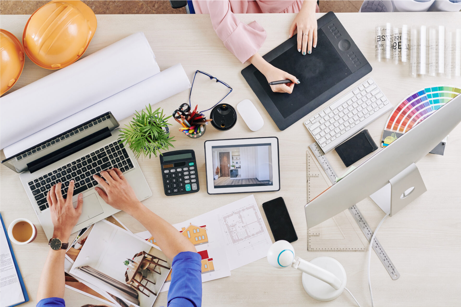 Working interior designer and manager 2026 01 07 06 58 45 utc e1770713775272